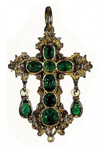 Croix ornée d'émeraudes provenant de l'épave du galion Atocha